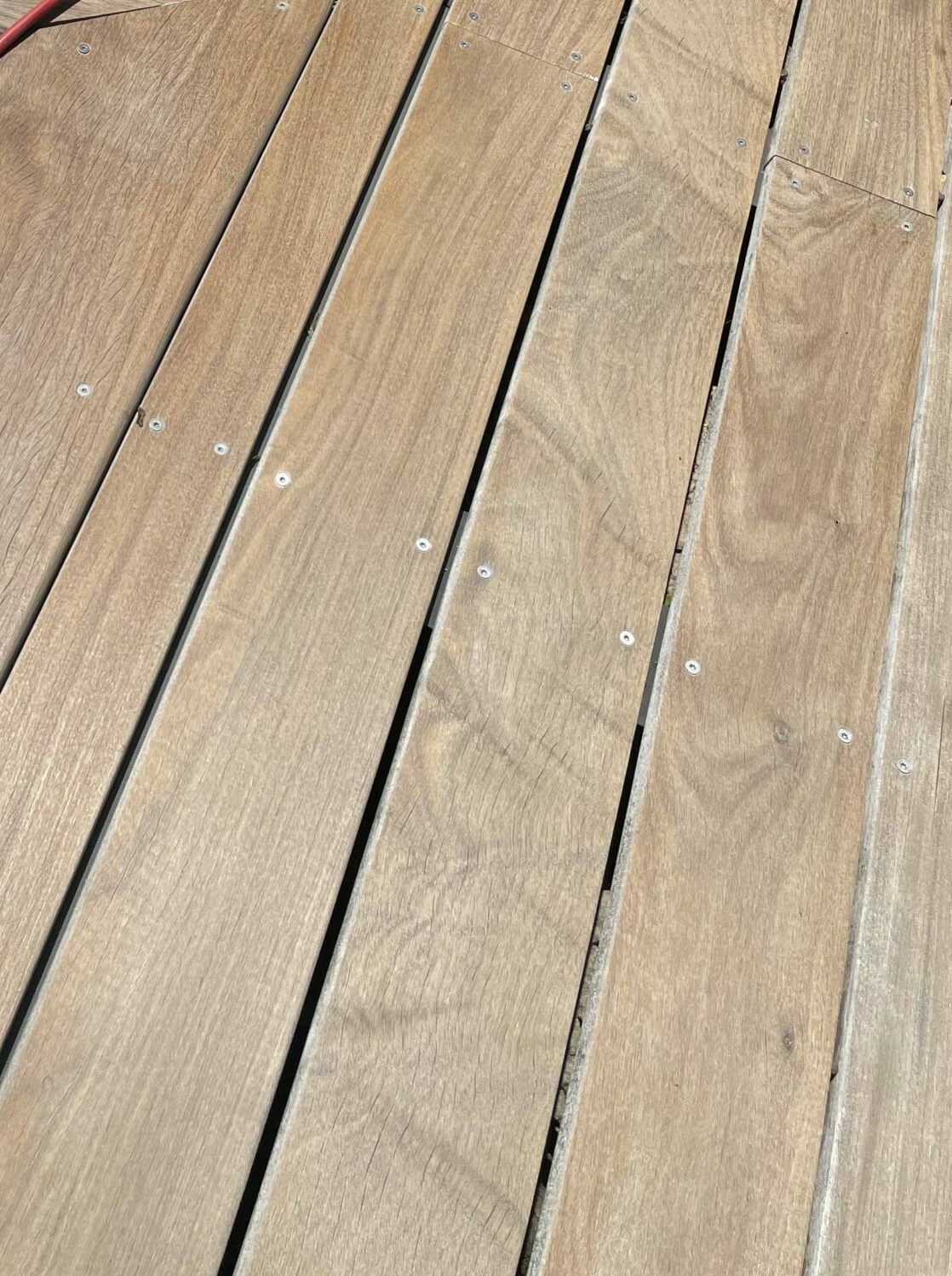 Après nettoyage de la terrasse en bois